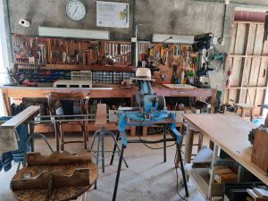 Εργαστήριο/Αποθήκη : Φαλτσοπρίονο ξύλου, αλουμινίου, Plexi-glass